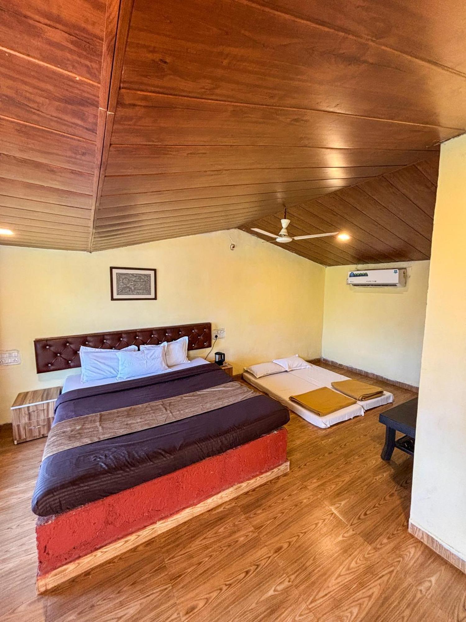 Mysticstays Resort Wai Eksteriør billede
