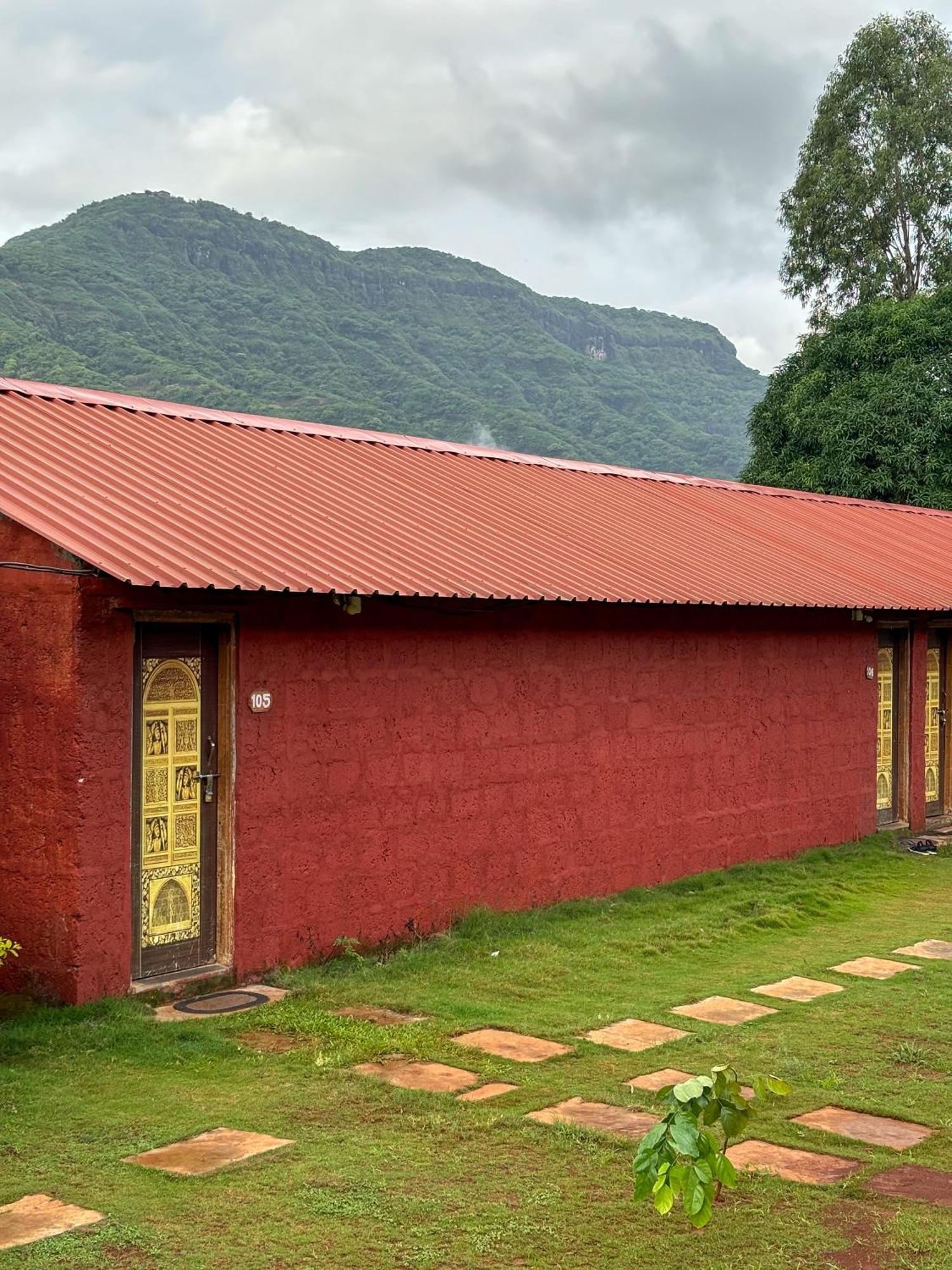 Mysticstays Resort Wai Eksteriør billede